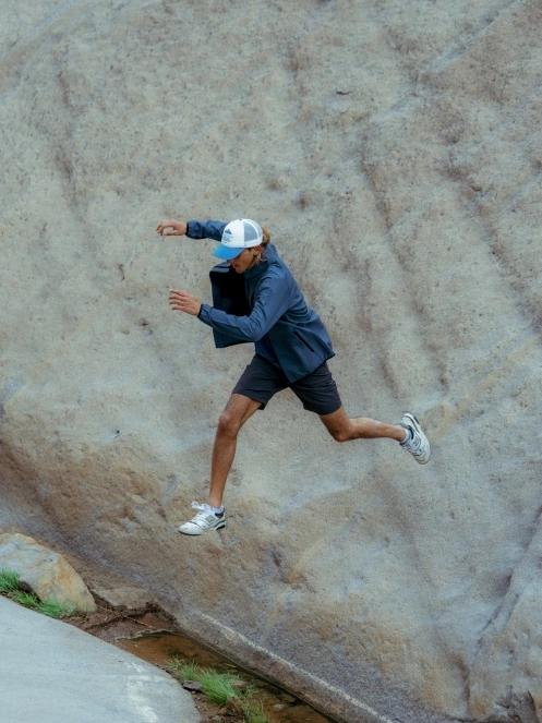 Fundango Ocean Hybrid Fleece for men in dark blue 8