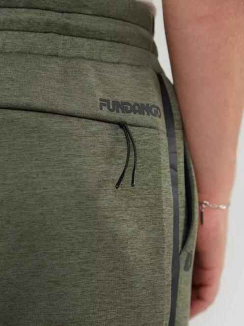 Fundango Blake Sweatpants for men in oliv 4