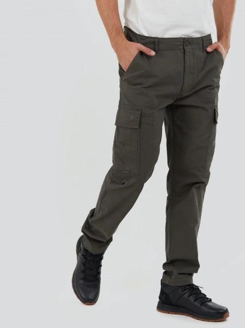 Fundango Chuck Cargo Pants for men in oliv 4