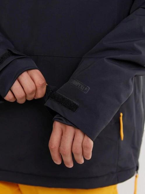Fundango Burnaby Logo Anorak for men in grey 7