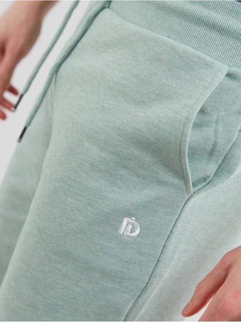 Fundango Delon Sweatshort for men in green 6