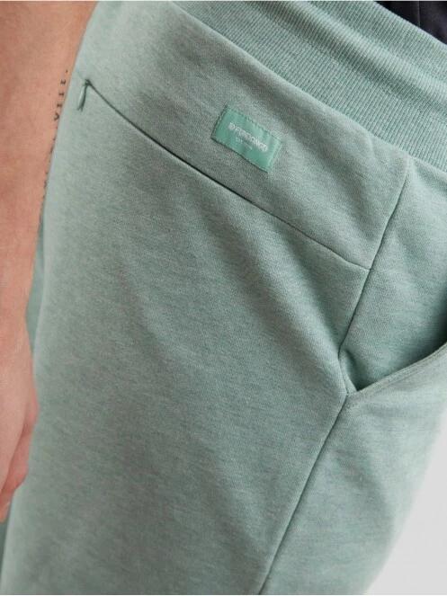 Fundango Delon Sweatshort for men in green 7
