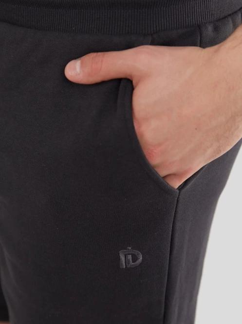 Fundango Delon Sweatshort for men in black 6
