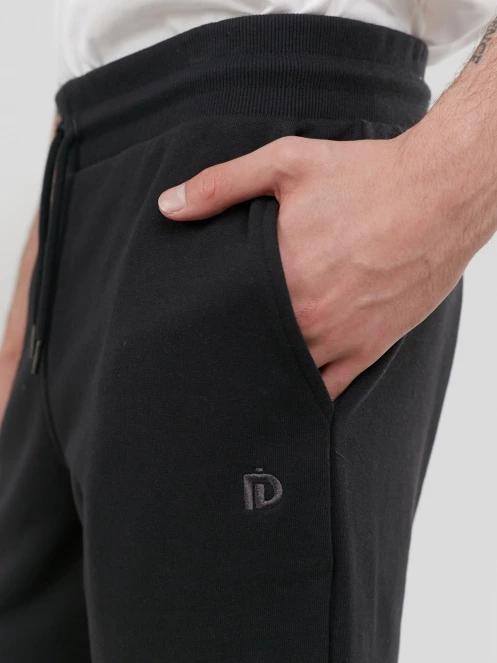 Fundango Delon Sweatshorts for men in black 6