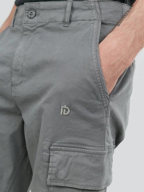 Fundango Zack Cargo Shorts for men in oliv 5