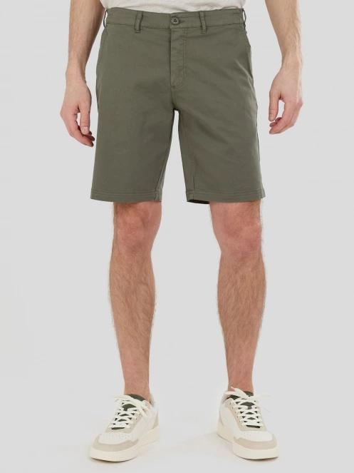 Fundango Offshore Chino Shorts for men in green 2
