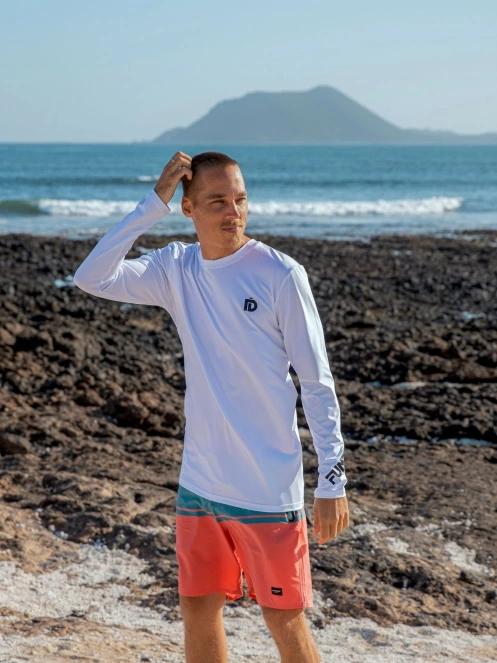 Fundango Manado Long Rashguard for men in white 7