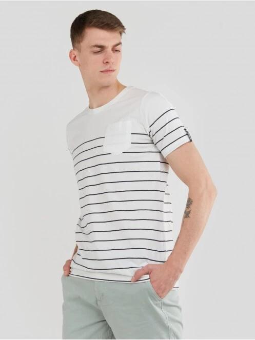 Fundango Jaggy Pocket T-shirt for men in white 2