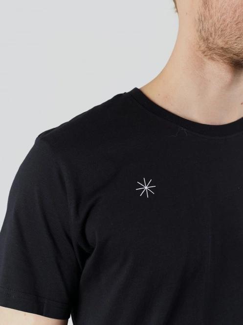 Fundango Compass Graphic-T for men in black 8