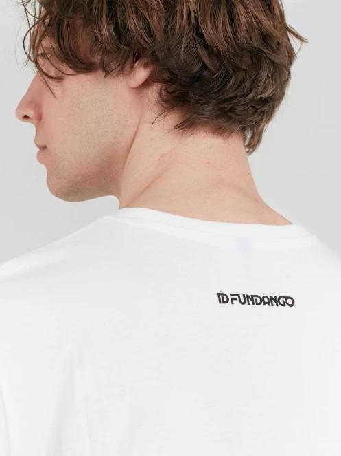 Fundango Essential Graphic Long-T for men in white 6