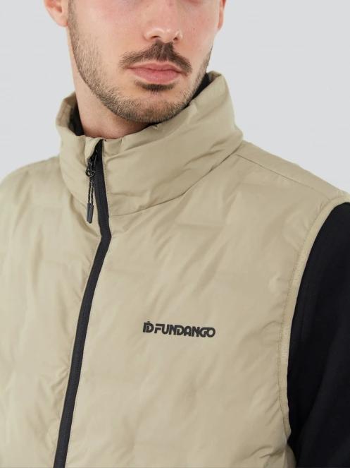Fundango Smoke Vest for men in sand 5