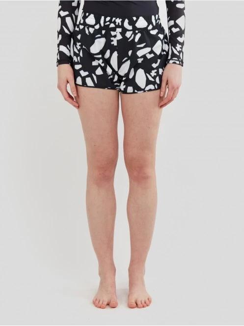 Fundango Elderberry Boardshort for women in black 2