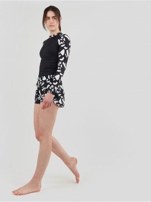 Fundango Elderberry Boardshort for women in black 4