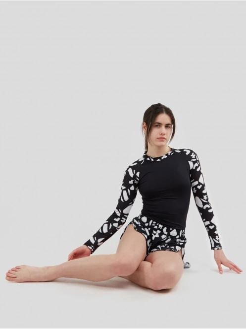 Fundango Elderberry Boardshort for women in black 6