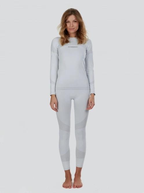 Fundango Seamless Baselayer Set for women in sand 2