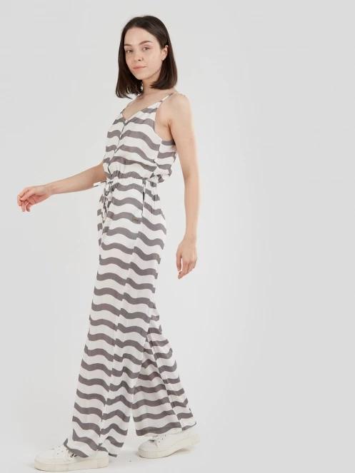 Fundango Alisha Jumpsuit for women in oliv 4