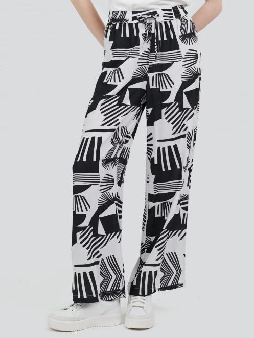 Fundango Poppy Pants for women in black 2