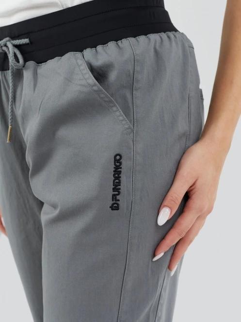 Fundango Miura Climbing Pants for women in oliv 5