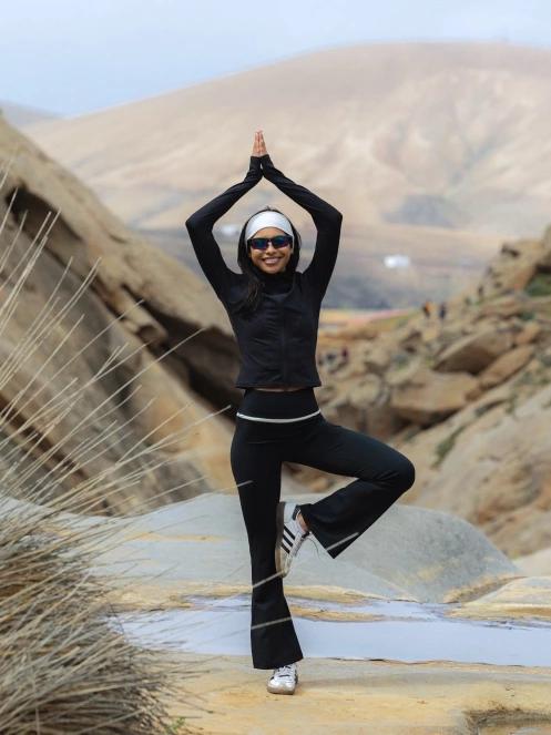 Fundango Flare Leggings for women in black 8