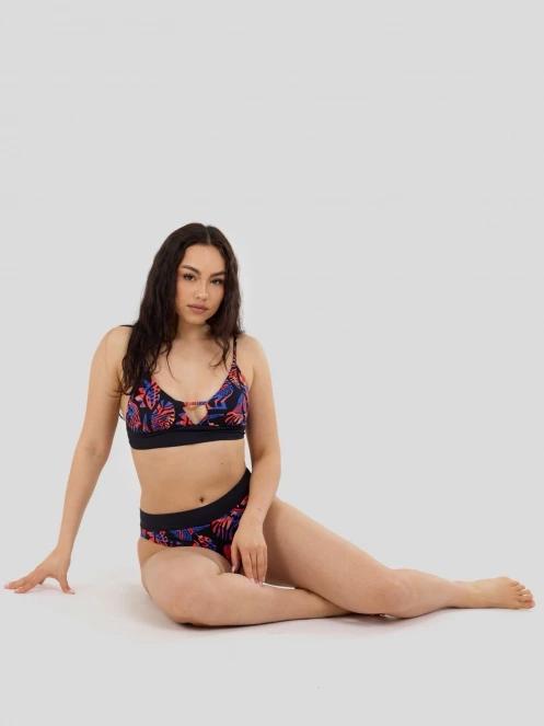 Fundango Sahara V-Neck Set for women in black 3