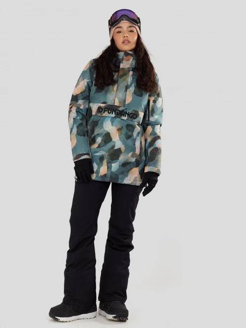 Fundango Birch ECO Logo Anorak for women in green 5