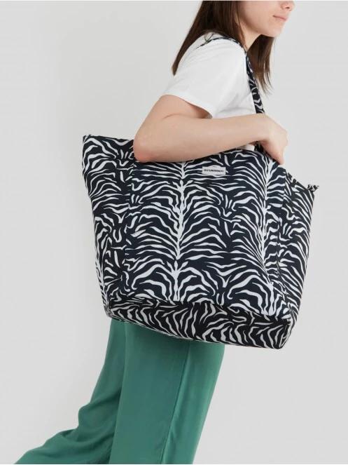 Fundango Almaraz Beach Bag for women in black 3