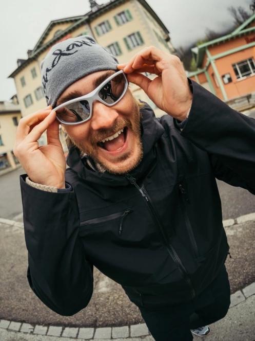 Fundango Ace Beanie in black 5