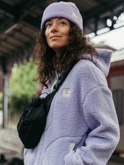 Fundango Zeo Fleece Beanie in purple 3