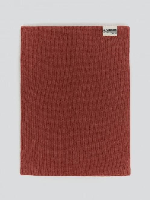 Fundango Tara Neckwarmer in red 2